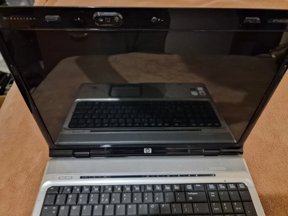 HP Pavillion DV9000 Laptop 17" Dv9202ea, Nvidia ,centrino Sticker Untested - Image 2 of 4