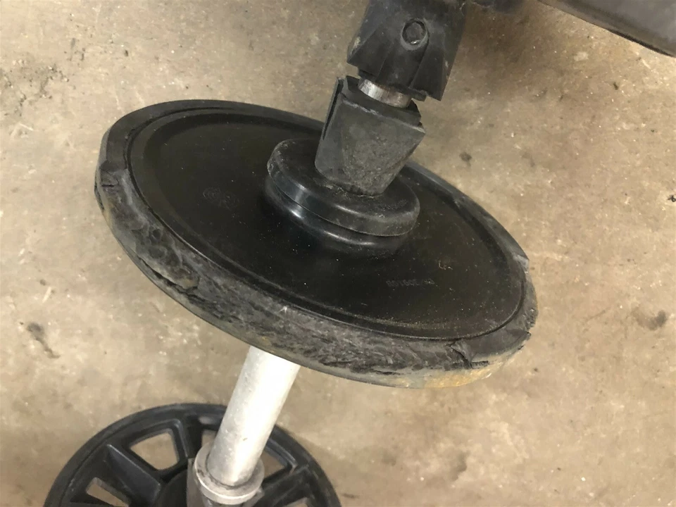 SkiDoo MXZ Adrenaline 600 XP TNT Renegade 800 500ss GSX 08-13 Rear Axle Wheels - Image 4 of 4