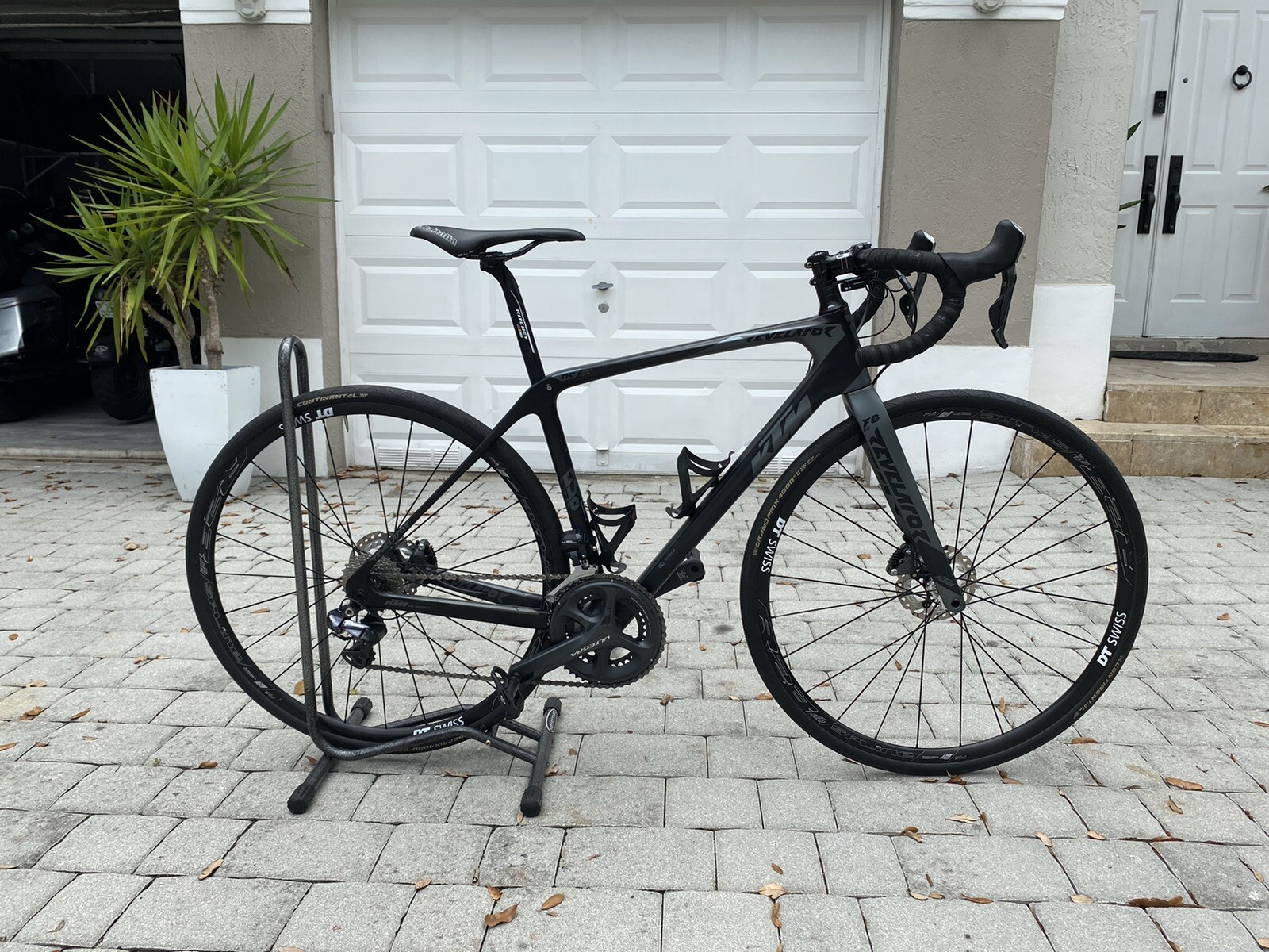 KTM Road bike, Disc brakes, DI2 Shimano