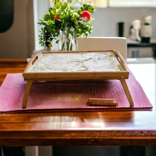 Foldable Pearl marble look pine wood resin coated tray table 45 cm x 30 cm - Picture 2 of 3