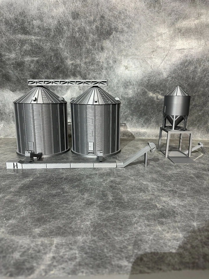 1/64 scale grain bins - Image 2 of 4