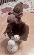 Pearson’s Simply Primitive Mouse Building a Snowman Knit & Felt 9"