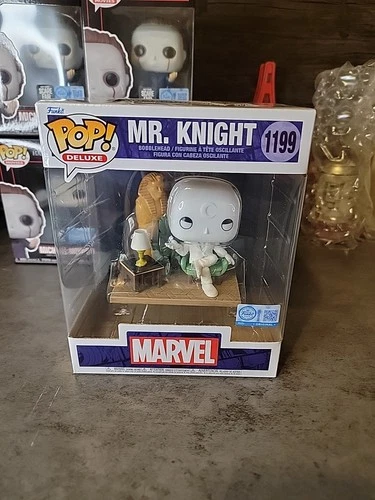 Funko Pop! Deluxe Mr. Knight Marvel Moon Knight