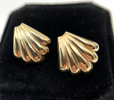 14k .585 Gold SEASHELL Earrings 15.8mm x 14.6 , 1.5g, FREEgfBx 5valu