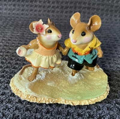 Wee Forest Folk LTD-08 Strolling Through the Seasons Summer Seashore Hawaii MINT