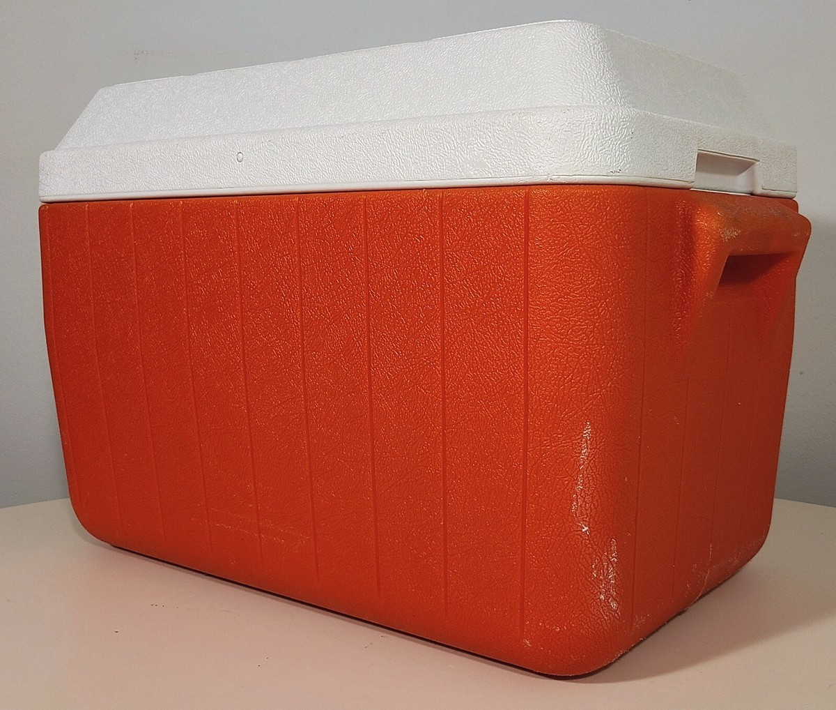 VINTAGE COLEMAN COOLER RETRO ORANGE RED ICE CHEST 1981 POLYLITE 34