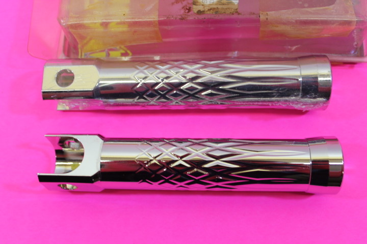 NEW MOTORCYCLE DIAMOND FEMALE TWIST FOOTPEGS PART# AN06-456 | eBay