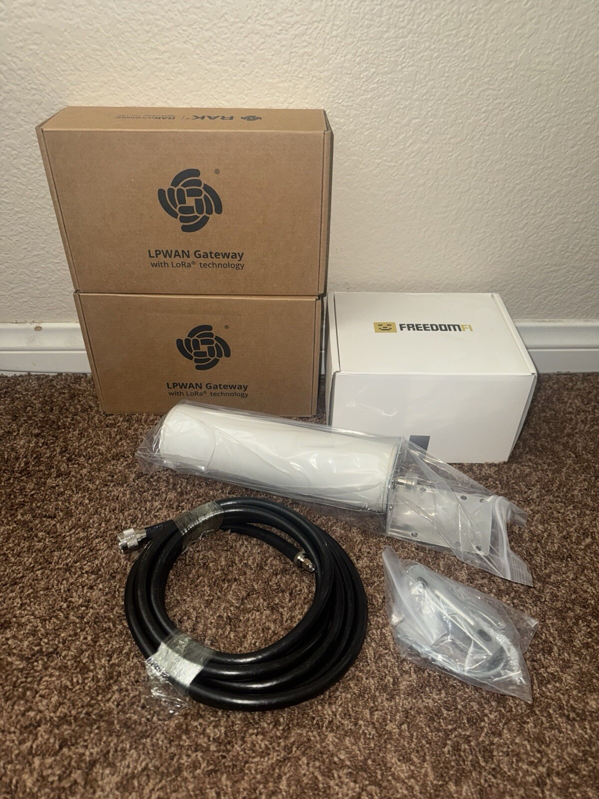 Helium Crypto Mining Kit 2 RAK V2 & 1 FreedomFi & Antenna (Passive Income)