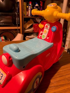 fisher price laugh and learn smart stages scooter