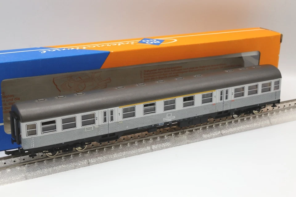 Roco 4266; Silberling-Nahverkehrswagen 1./2. Kl. ABnrb 704; DB; Ep. IV; OVP