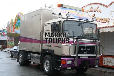 LKW Foto MAN F90 Koffer LKW Deutschland cream GAMBLER #c1mo