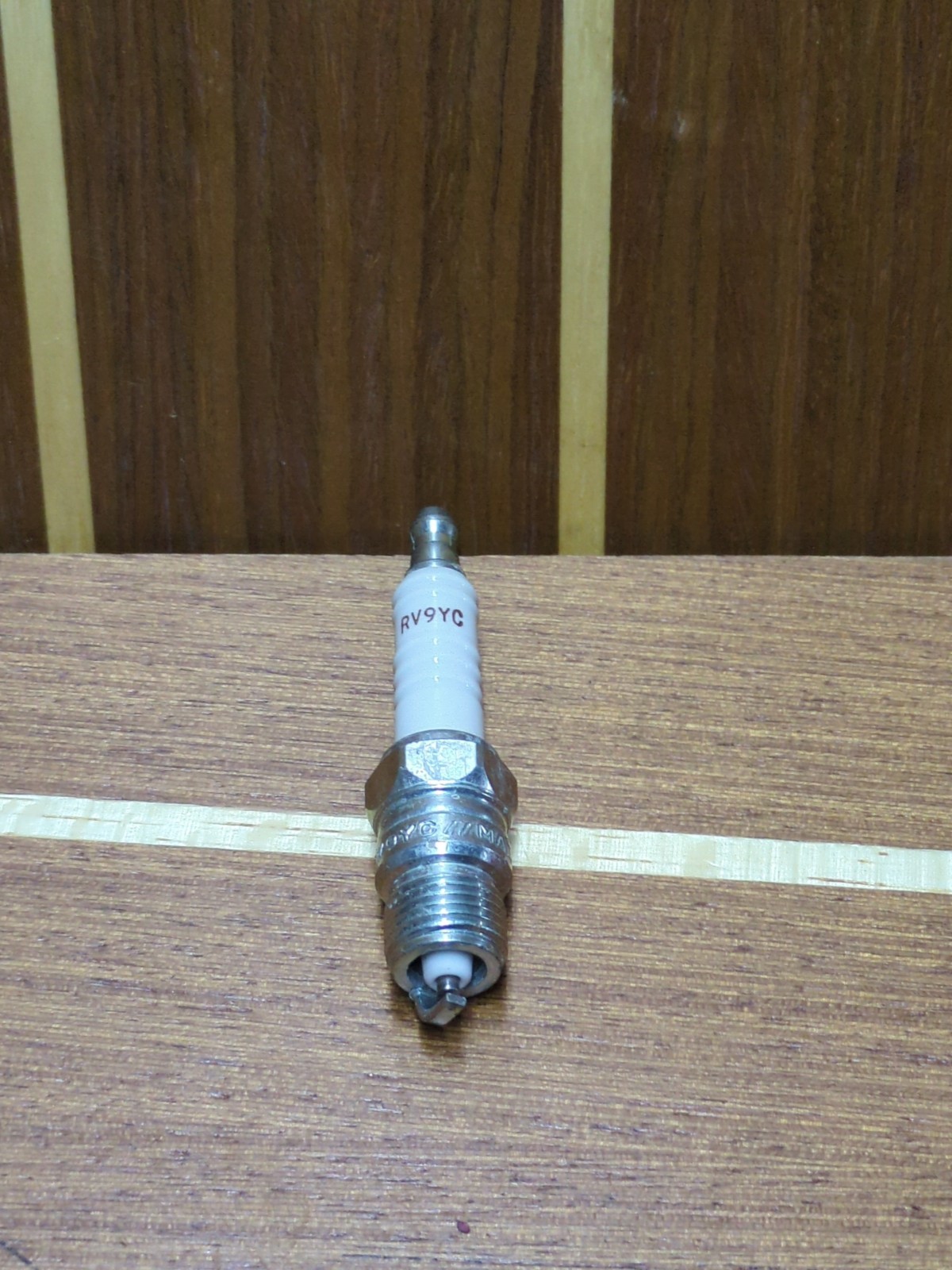 RV9YC Champion # 400 Ignition Spark Plug