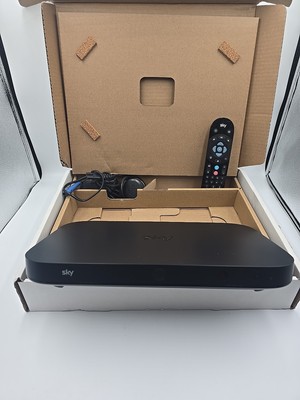 Sky Q 1TB ES340A-D8 mit Fernbedienung alles funktioniert