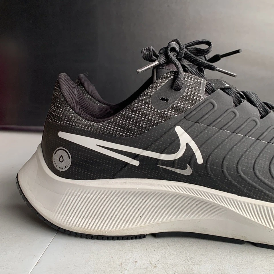 Nike Air Zoom Pegasus 38 Shield Zapatos para Correr Para Hombre 9 Negros Tenis Atléticos Foto 2 de 4