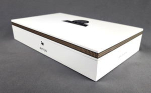 ATABEY Ritos stunning white lacquer cigar box LARGE humidor NEW gold trim
