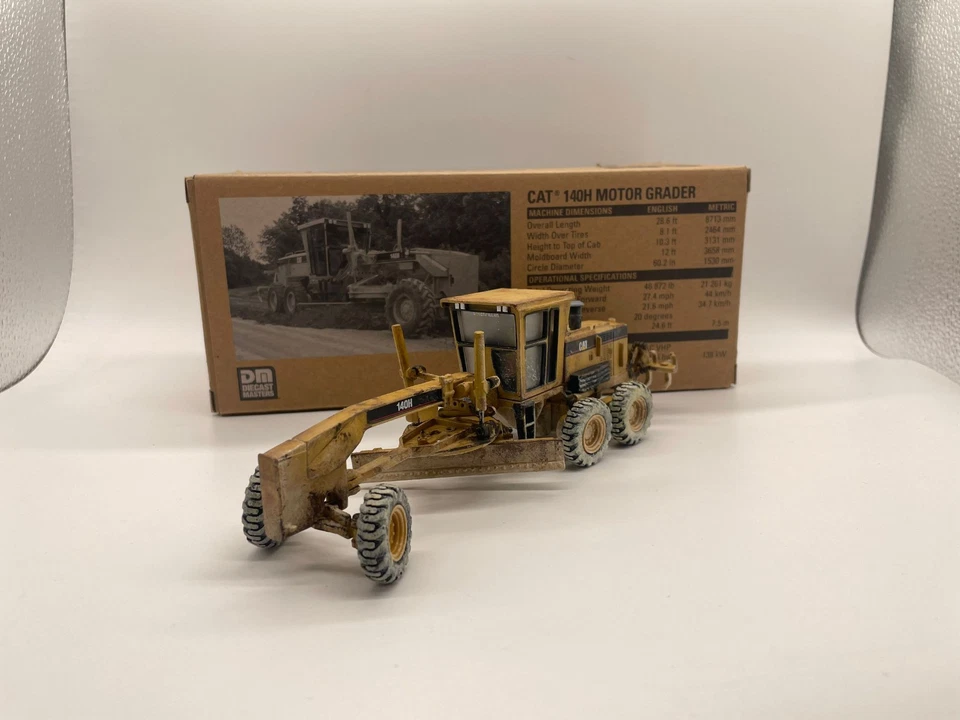 Cat 140H Motor Grader Muddy Veries 1/50 Metal Model By DieCast Masters DM 85030C - Image 2 of 4