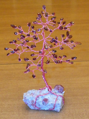 6.5 inchMagnificent GARNET Gem tree on a GARNET crystalsinmatrix base! 6.5 inchMagnificent GARNET Gem tree on a GARNET crystalsinmatrix base!