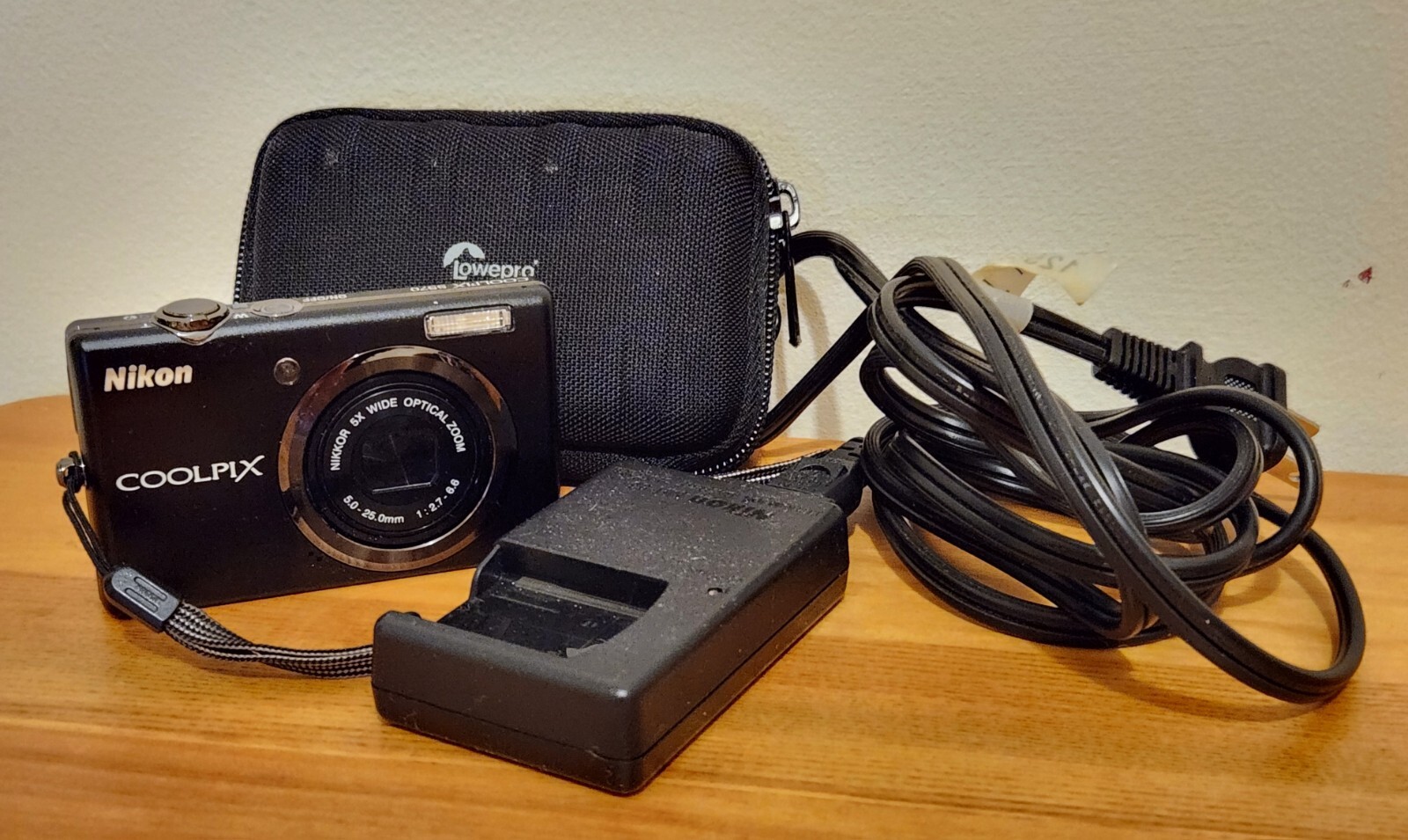 Nikon Coolpix S570 12MP 5x Zoom Digital Camera Battery Charger Tested WORKS eBay