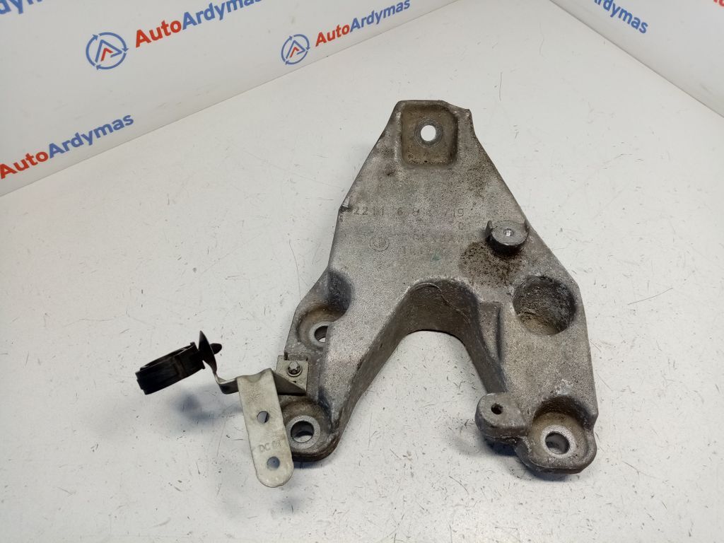 BMW 4 F32 F33 2015 Petrol 225kW Engine mounting bracket 