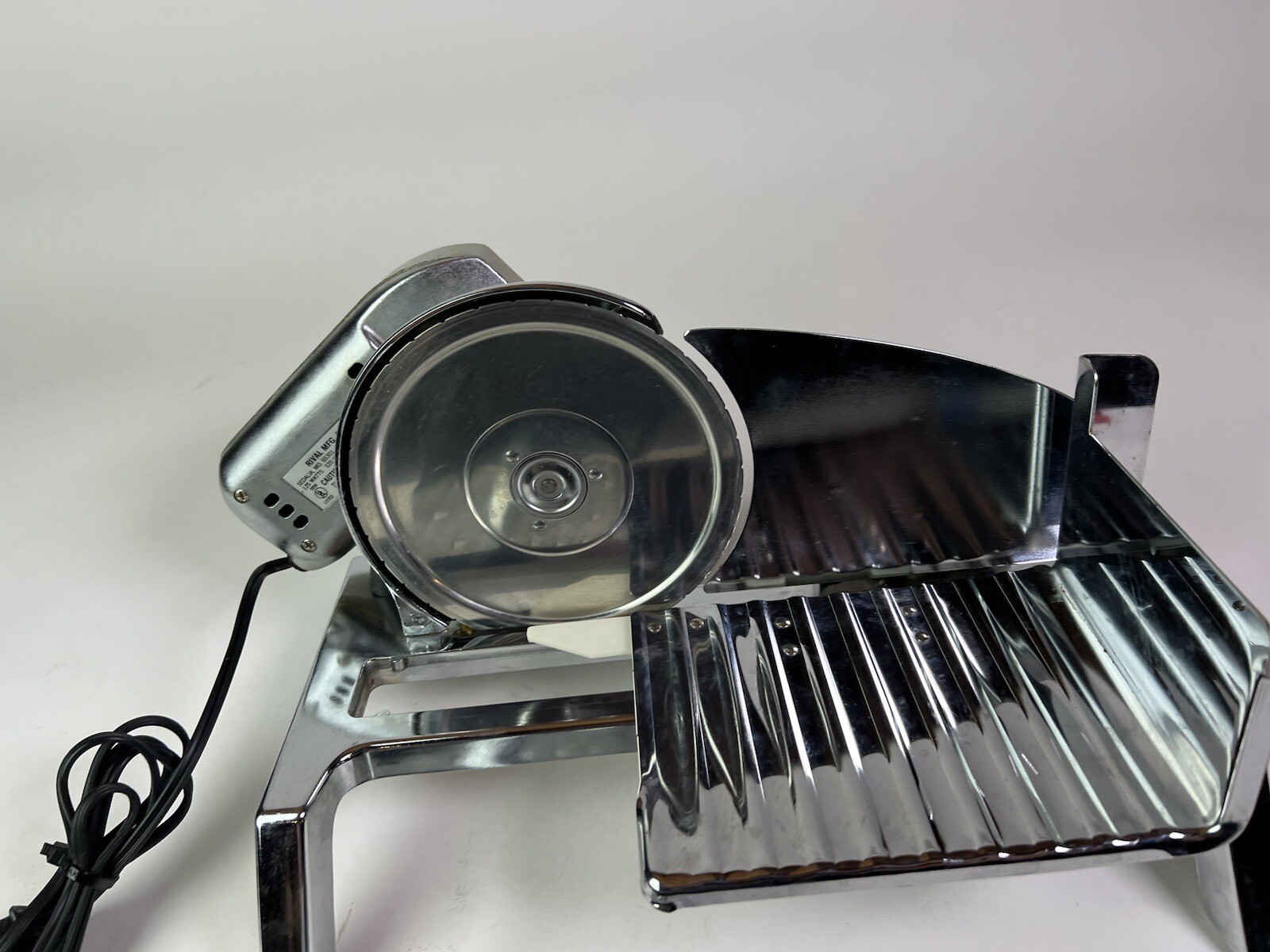 Vintage Rival Mfg Co. Model 1101E 5 Chrome Electric Meat Food Slicer