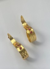 Ottoman Hands 21c gold plated Red agate swirl stud earrings RRP : £75