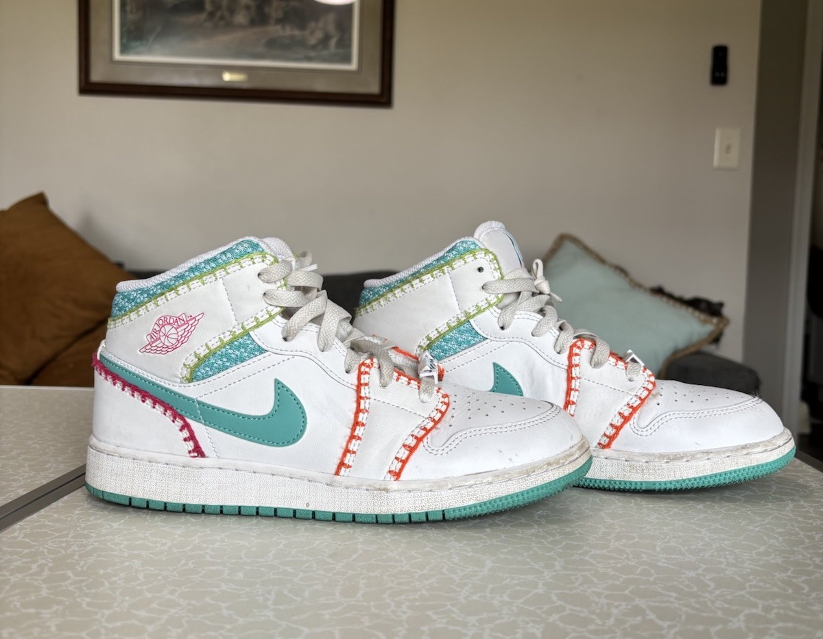 Nike Air Jordan 1 Mid SE GS White Teal Retro DM6218-100 Size 7Y EUV