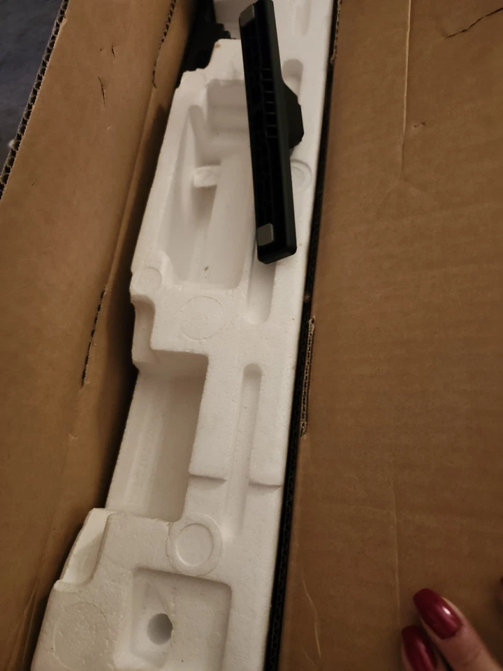 Insignia NS24F202NA22 24 inch F20 Series HD 1080p Smart LED TV - Image 3 of 4