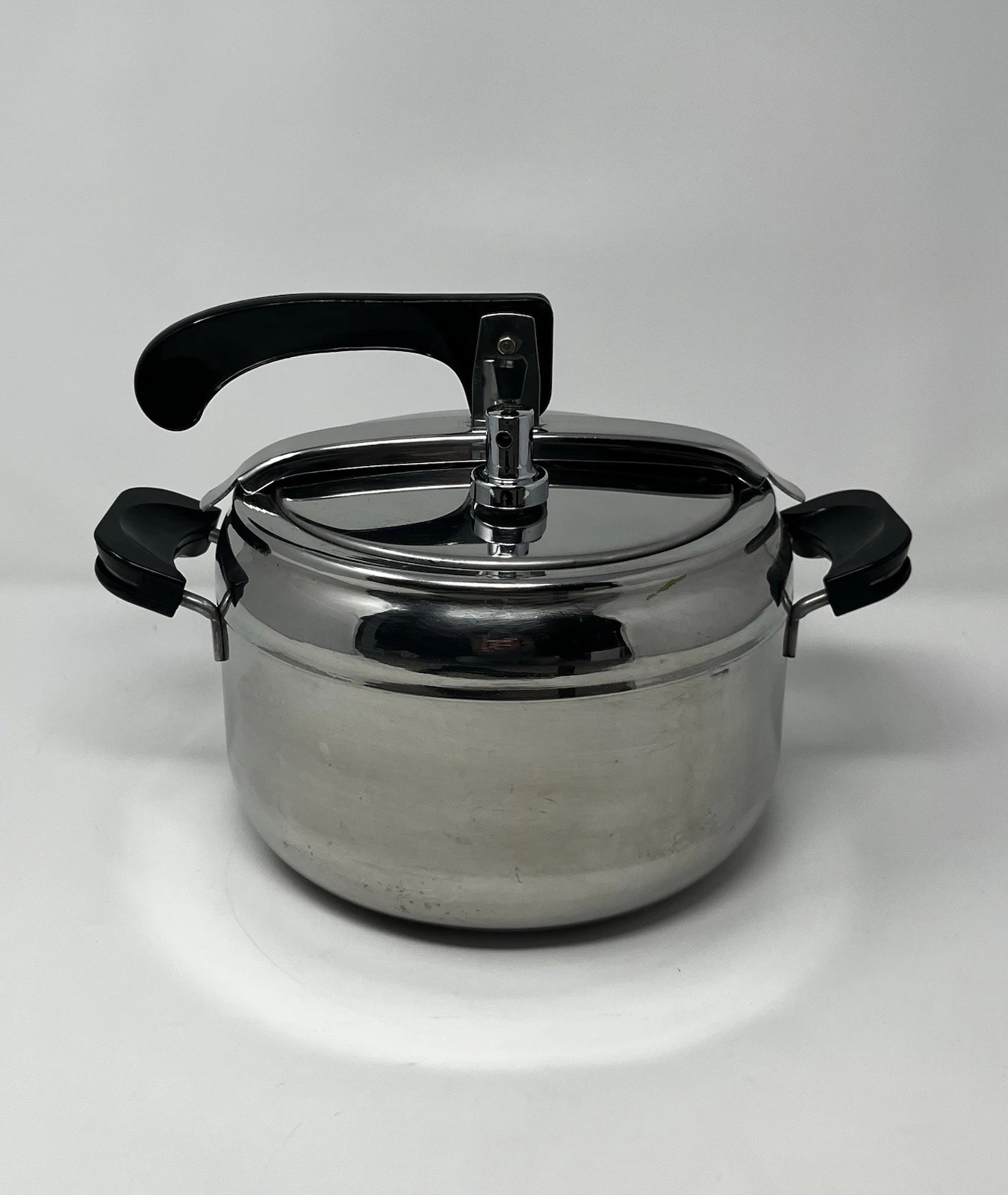 Aeternum Inox 18/10 4 Qt. Pressure Cooker Lid Italy Triple Clad Stainless Steel