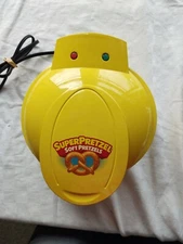 NIB SuperPretzel Soft Pretzel Maker by Smart Planet Model SPM-2