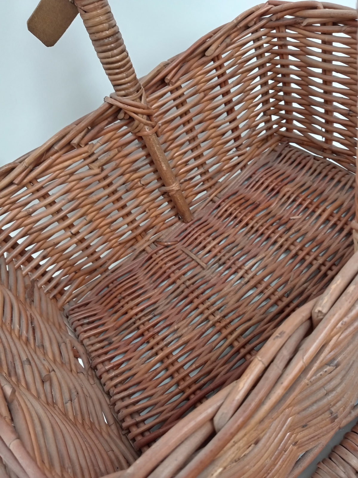 Harrods London Large Wicker Picnic Basket Light Brown Preowned 19"x15