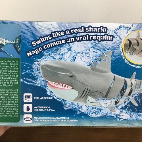 TERRA by Battat Realistic RC Great White Shark New In Box Pool Bath Bathtub Toy - Picture 11 of 18