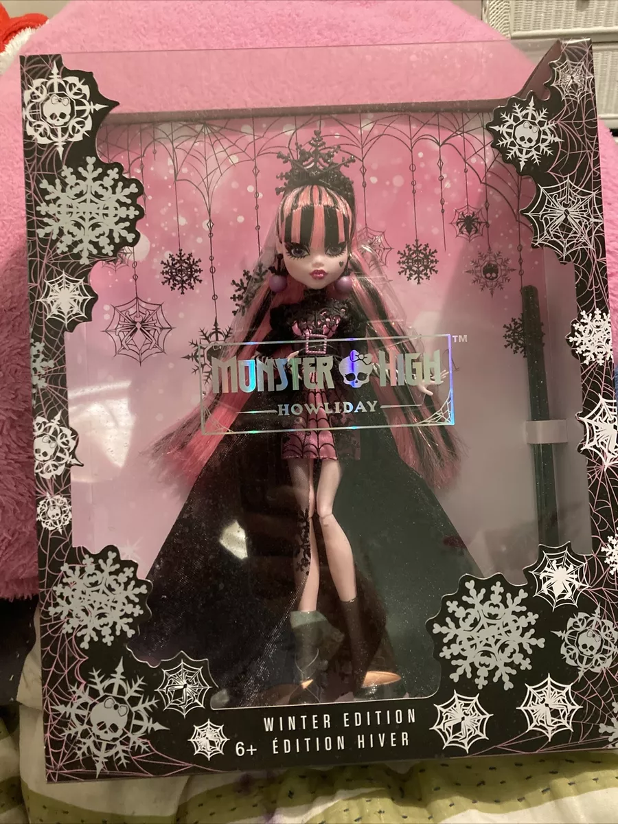 Monster High Howliday Draculaura Doll Winter Edition 2022 Mattel HKX67