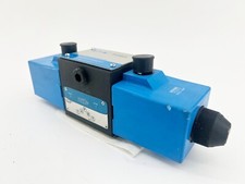 New Eaton DG4S2-012N-U-H-61 Pilot Valve 24VDC 1.8AMP 02-305185 - No Box