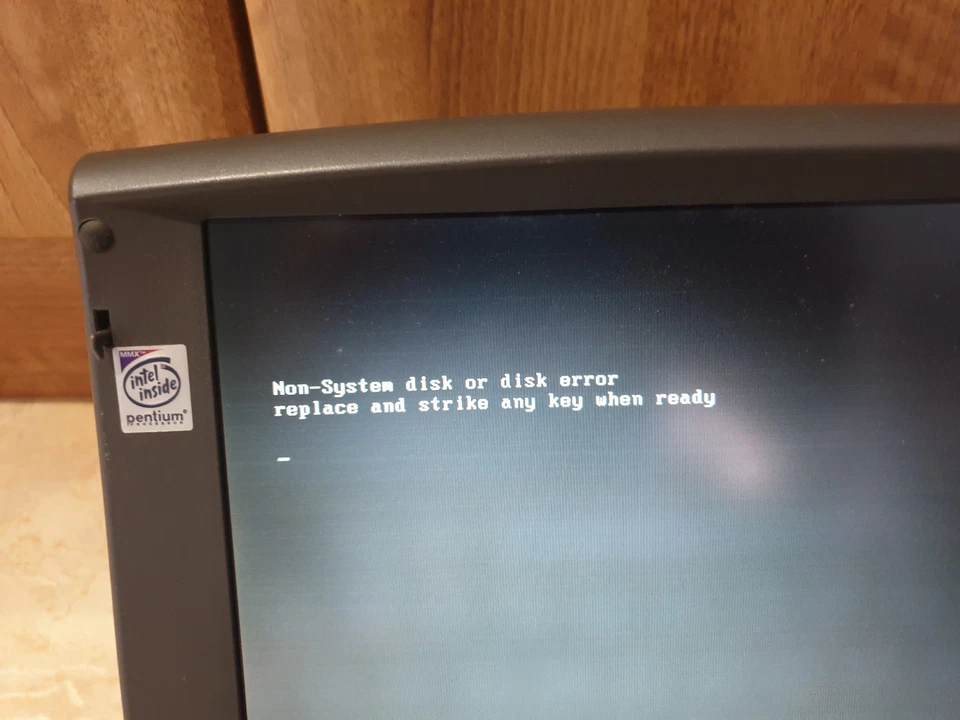 Compaq Armada 1592DT Intel Pentium MMX 12.1 Inch Vintage Laptop ,for parts,  K2 - Image 2 of 4