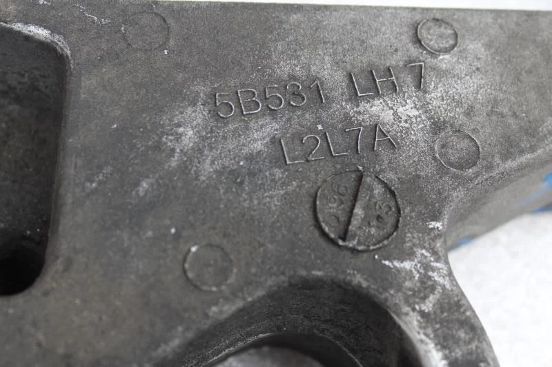 Jaguar XF 2013 lado del conductor izquierdo brazo de control inferior trasero Foto 4 de 4