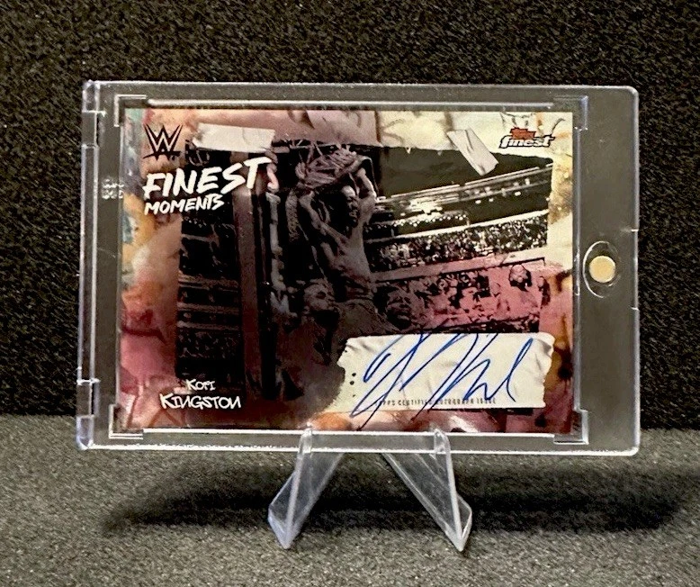 Kofi Kingston 2025 Topps Finest WWE Wrestling Auto Finest Moments #FMS-KOF Foto 4 de 4