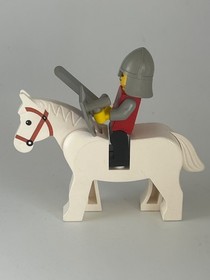 LEGO Castle Knight Cas074 Shield s Helmet Sword 677 with Horse
