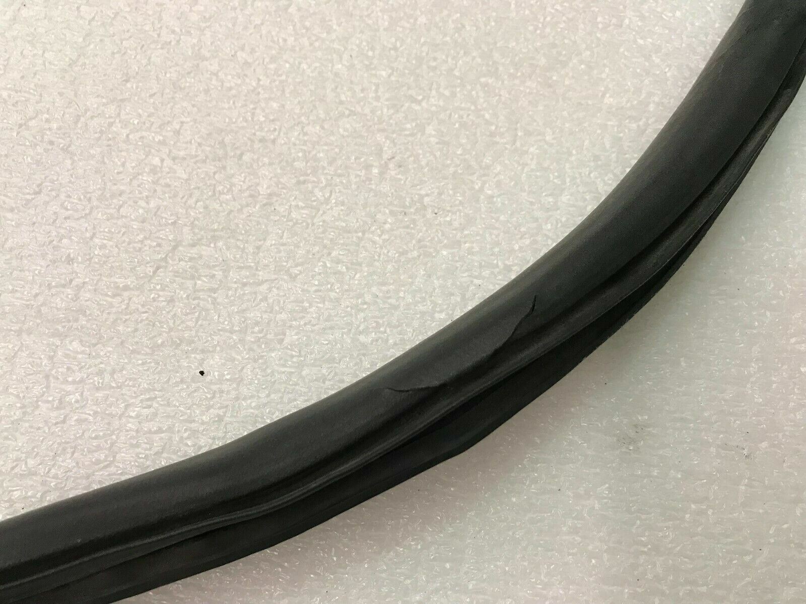 LAMBORGHINI MURCIELAGO ROADSTER DRIVER LEFT SIDE DOOR GASKET SEAL OEM 417837625