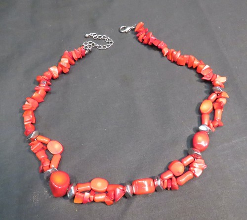 Vintage 18" Red Bakelite Bead Necklace w/Silver-Tone Bead Accent - Picture 7 of 12