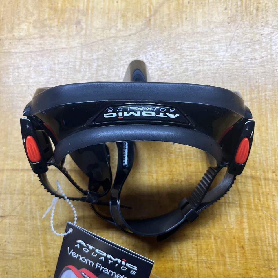 Atomic Aquatics - Venom Frameless Mask - Black/Black - For Scuba and Snorkeling - Image 4 of 4