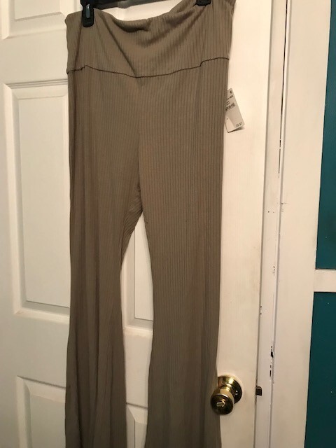 Women's Abound Long Slacks Size XL. NWT