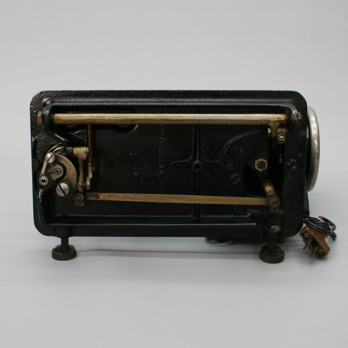PARTS or REPAIR - Vintage 1931 Singer Sewing Machine Black