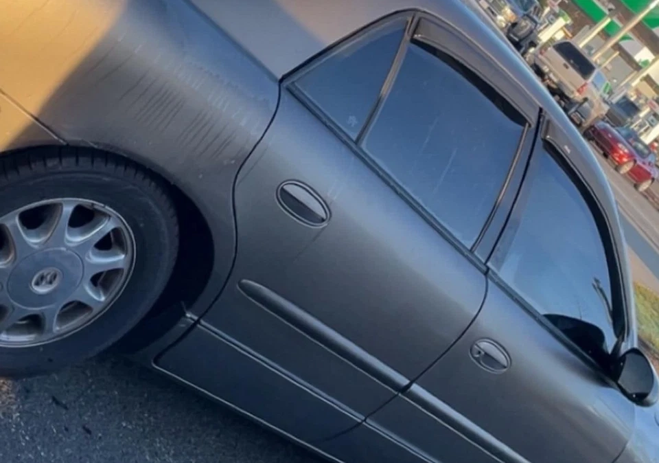 AVS Protectores de lluvia contra humo Viseras de ventilación 3M Cinta para 97-05 Buick Century Regal Sedán Foto 2 de 4