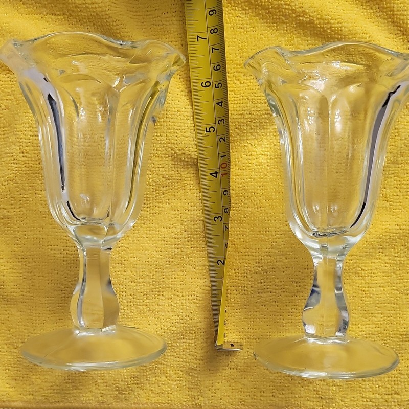 Vintage Anchor Hocking Tulip Ice Cream Sundae Parfait Glasses 6.5" Set of 2