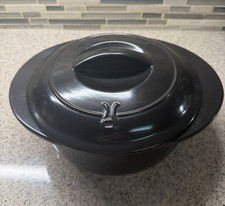 Xtrema  Versa Solid Ceramic 2.5 Qt. Pot with Lid Oven Safe ⚫️