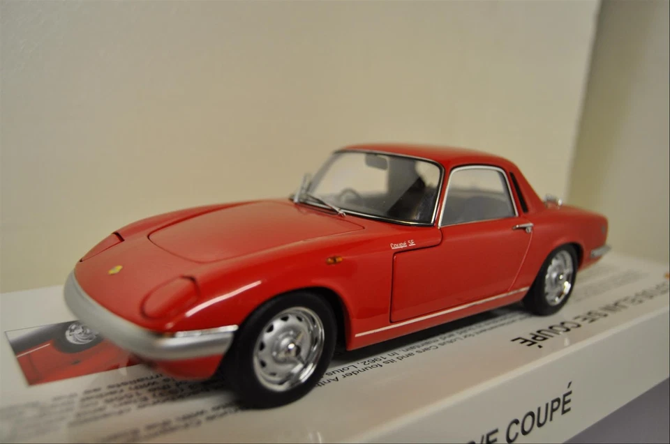 AUTOart Miniature 1/18 LOTUS ELAN Rouge code 75351 Neuve avec boite - Photo 1/4