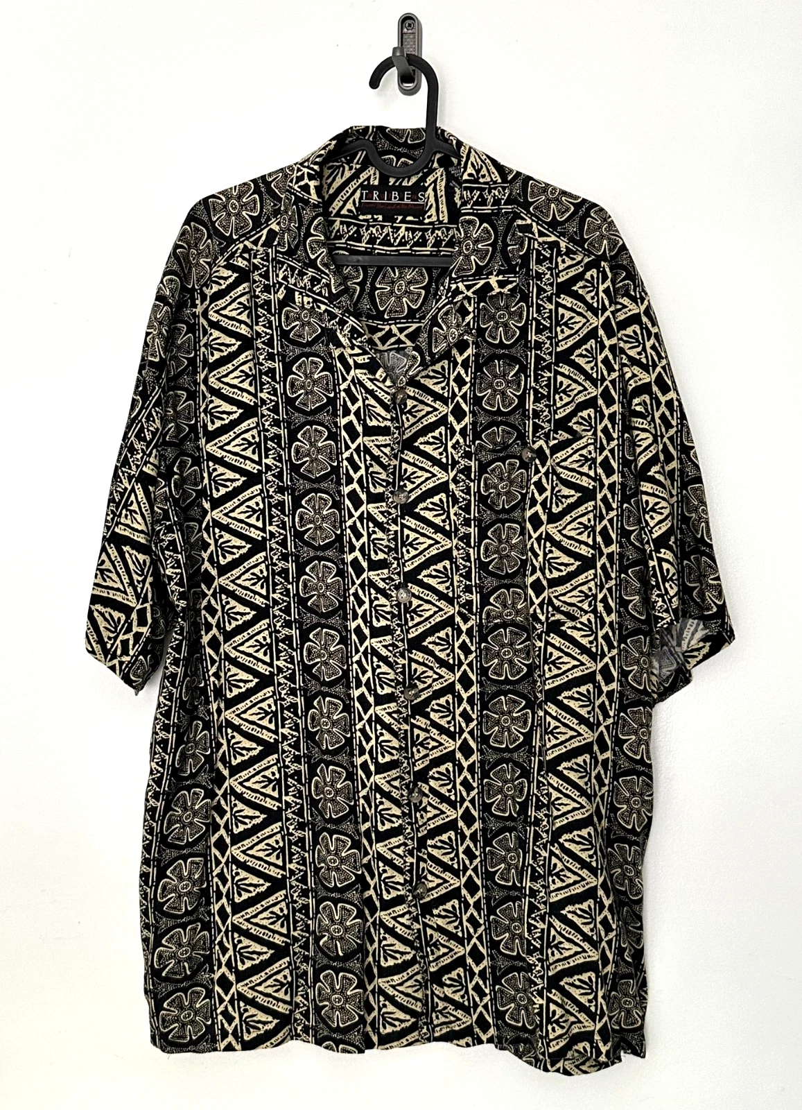 Tribes Mens Large Rayon Hawaiian Camp Shirt Black Tan Tribal Tiki Print