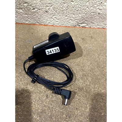 CWT CAP018121 AC Netzteil Adapter Ladegerät schwarz 12 V 1,5 A 18 W UK Wandstecker