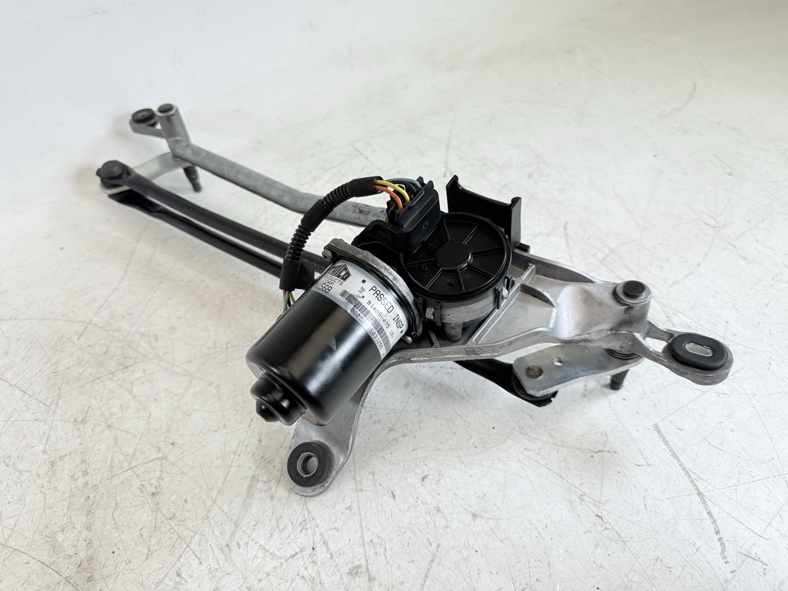 2014 - 2020 Maserati Ghibli Front Windshield Wiper Motor Linkage 670007561 OEM