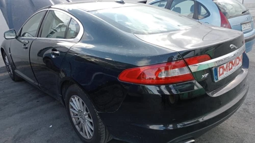 Panneau Frontal pour JAGUAR XF 2.7 soldes V6 Diesel Premium Luxury 2008 6496679